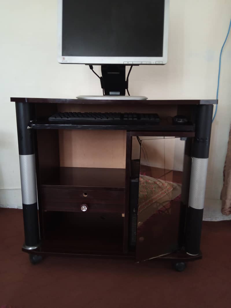 Computer Table / PC Rack 4