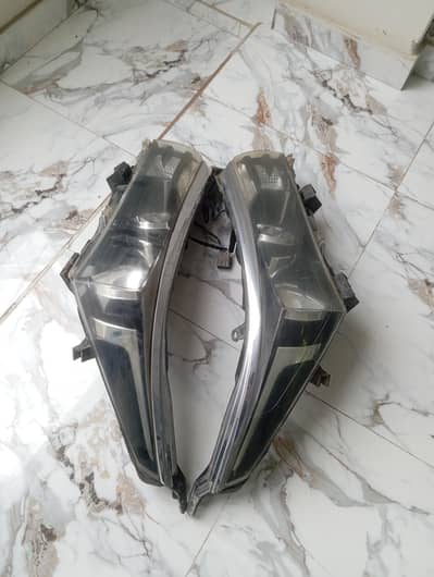 Corolla 2014–2017 Headlights (Pair) – Genuine