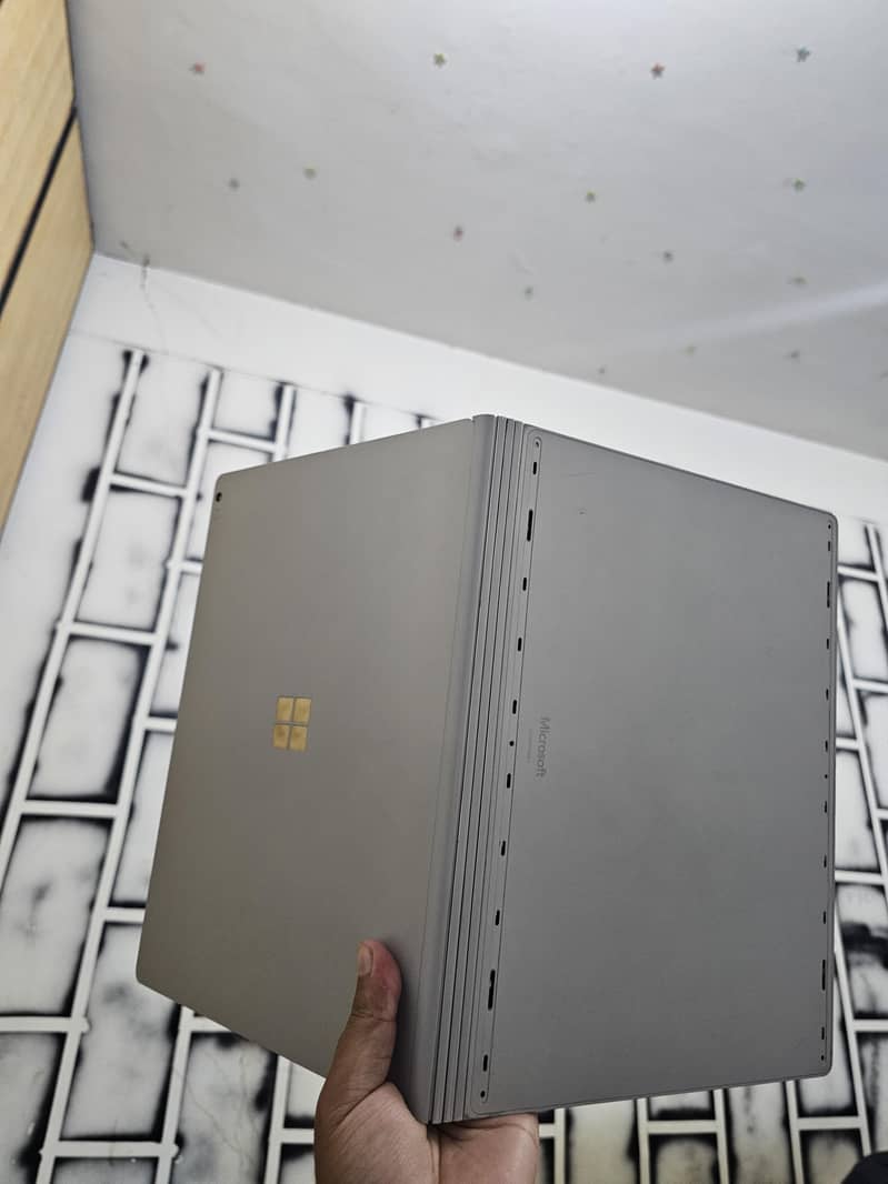 Microsoft surface book 1 5