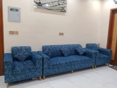 Almost new 5 seater sofa set  for sale - molty form  - 10 year warrant