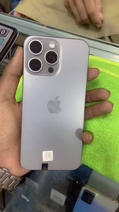 15 pro max natural titanium jv 256GB