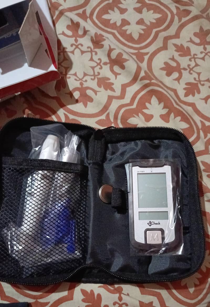 U Checke Glucometer / Sugar Checking Machine 2