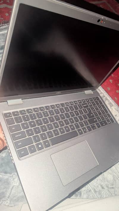 Dell latitude 5520|core i5 11 gen|touch screen keyboard Lighting