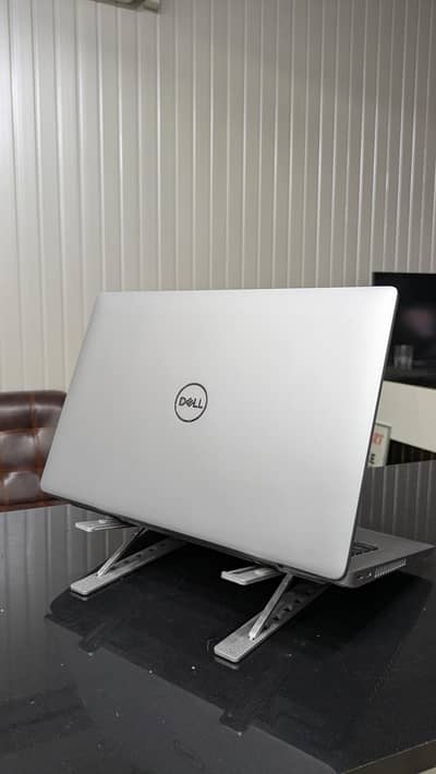 Dell 5410( i5 10Gen ) (8GB RAM 256SSD) DISPLAY 1080P HD (light keypad)