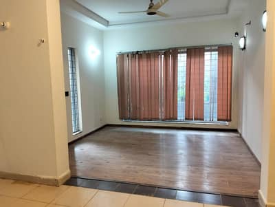 10 Marla House For Rent In Divine Garden Lahore