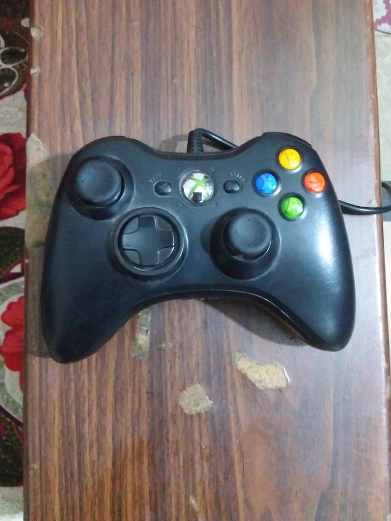 Xbox 360 wired controller 0