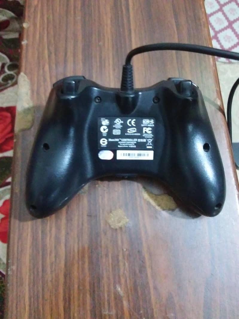Xbox 360 wired controller 1