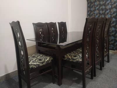USED DINING TABLE SET
