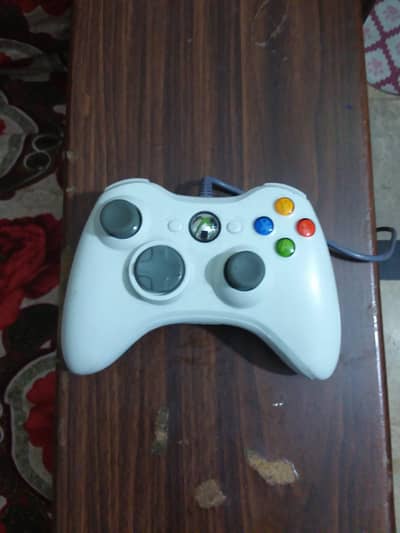 Xbox 360 white wired controller