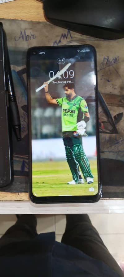 mobile shi ha bas panel creak ha or bas box nhi ha bake thek ha