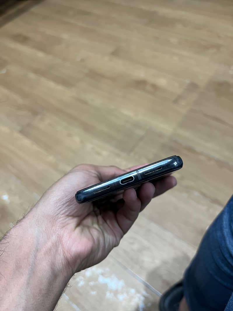 Google pixel 8 pro 1