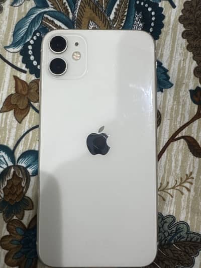 Iphone11 wite colour 128gb/non pta battery change and screen shade10/8