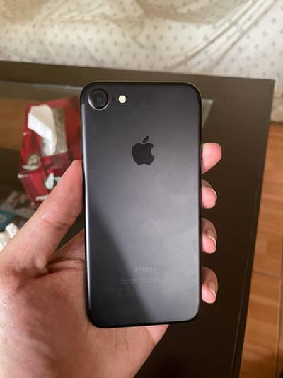 iPhone 7 128 GB bypass argent for sale condition 10 by 10 water pack