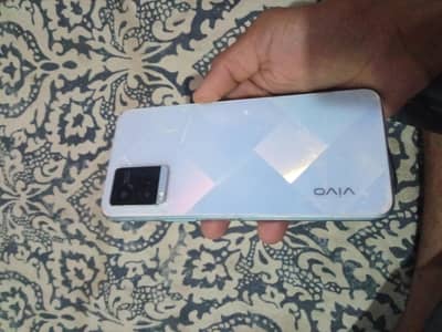 vivo Y21 with box
