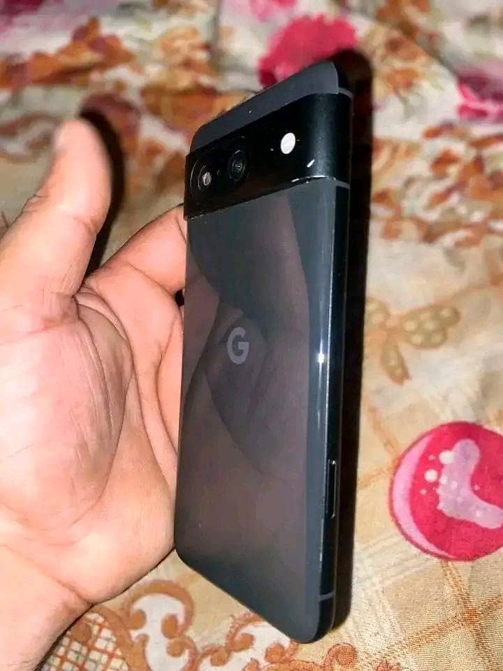 Google pixel 8 3