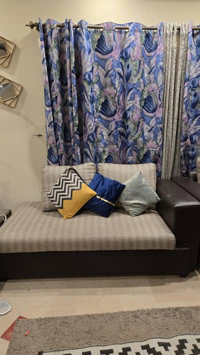 7 seater 9/10 pure heavy wood