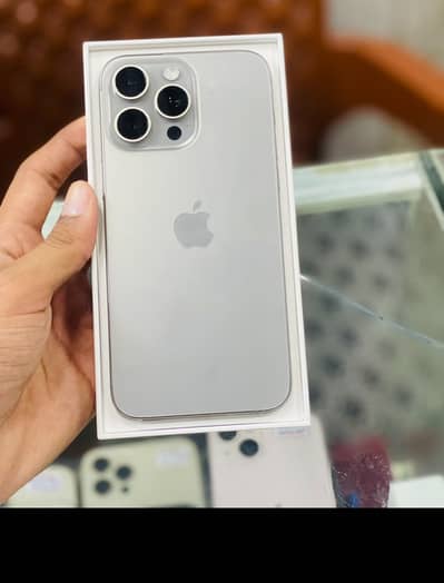 15 pro max 256gp jv 10/10  box with 85 health