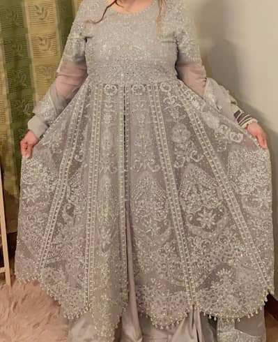 heavy wedding wear dress for sale