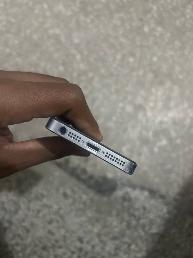 iPhone 5s, Condition 9/10 4