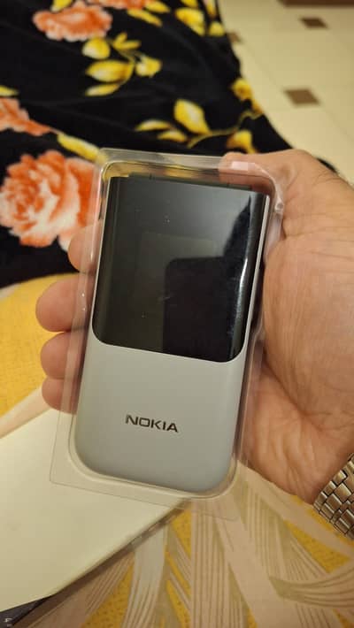 Nokia 2720 (without 4G hotspot)