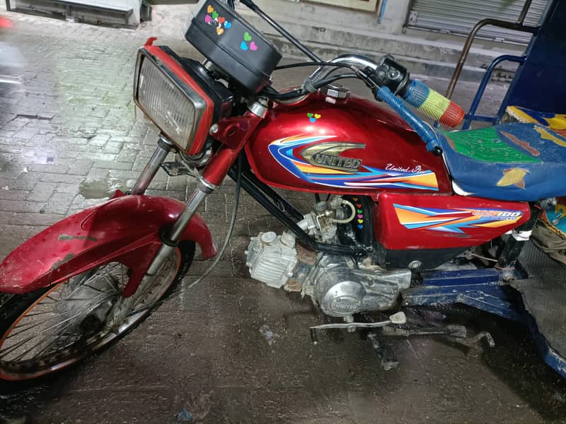 صاف حالت میں رکشہ، نقد فروخت کے لیے دستیاب ہے"لاہور 1