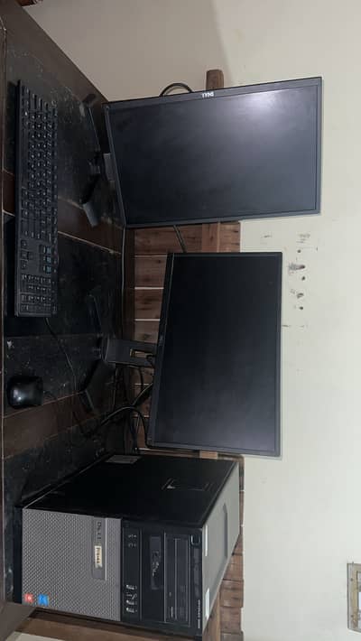 Dell Pc With Monitors