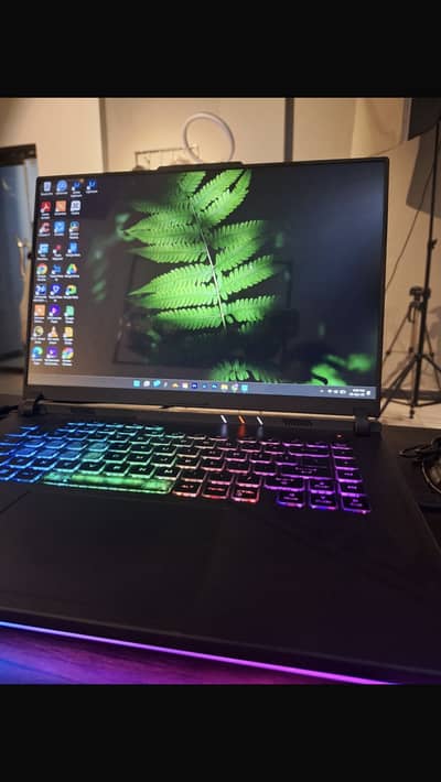 ASUS ZOG STRIX| RTX 4060 (140W) | i7-13th gen | 32GB RAM | 2.5TB SSD