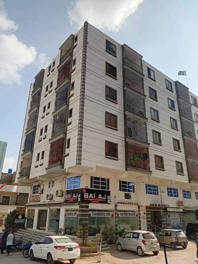 2 BED DD FLATE AVAILABLE FOR SALE CORNER GULISTAN E JOHAR BLOCK 11