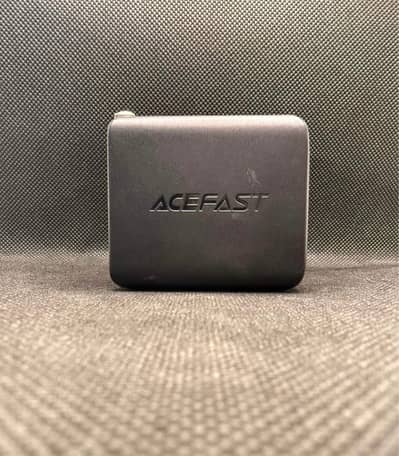 acefast 65 watts type c charger - barely used