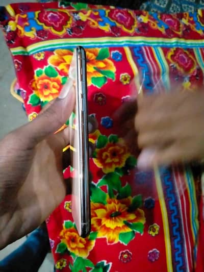 I phone 11 pro max non pta factory unlock 64gb