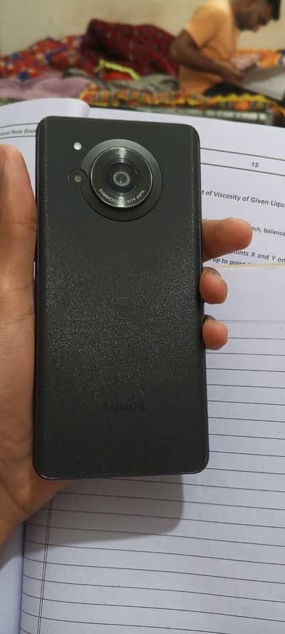 Aquos r7