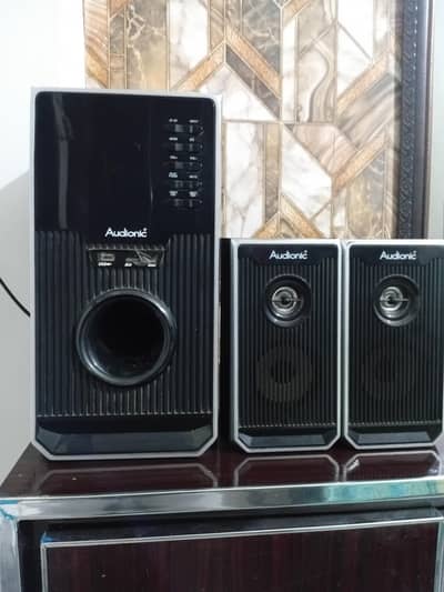 AUDIONIC BLUETOOTH SPEAKERS A ONE CONDITION ALL OK KOI FAULT NAHI HA