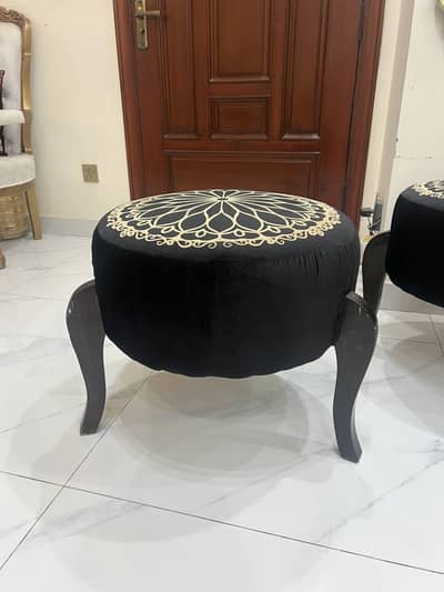 Vercase Stylish Stools for Sale – Excellent Condition