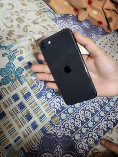 Iphone se 2020 with box 64gb lush condition