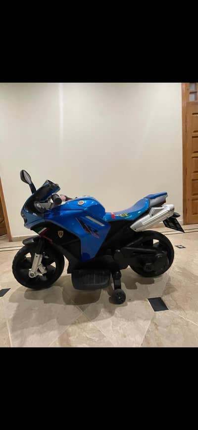 KIDS BIKE ALMOST NEW