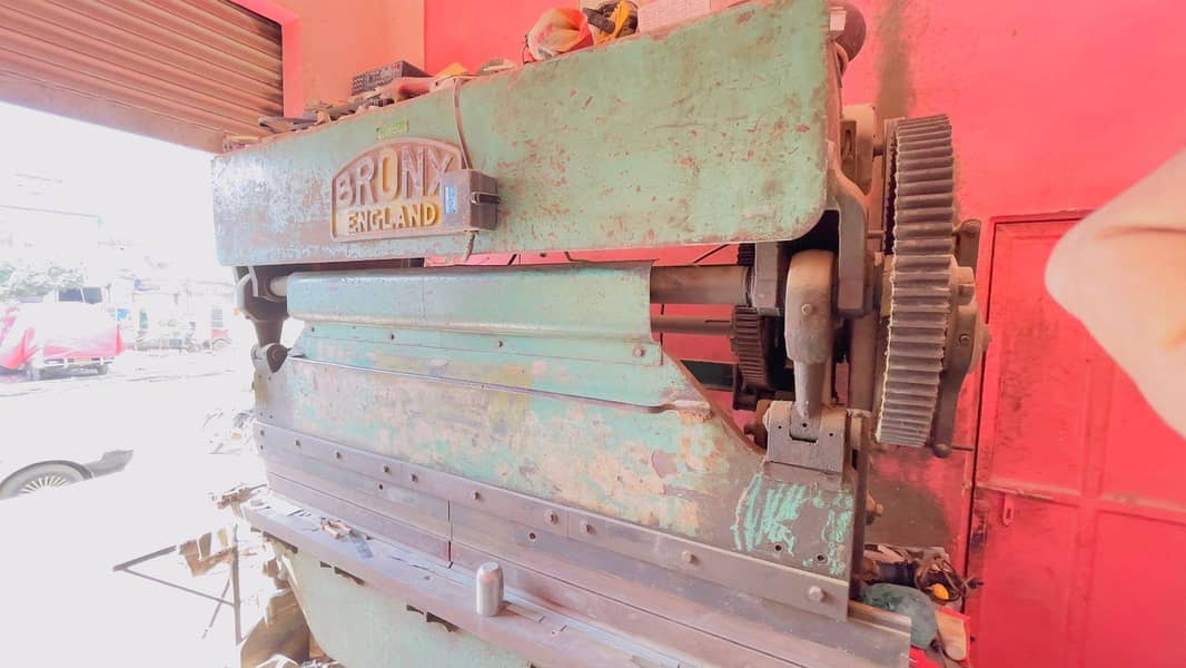 Bending press machine 5