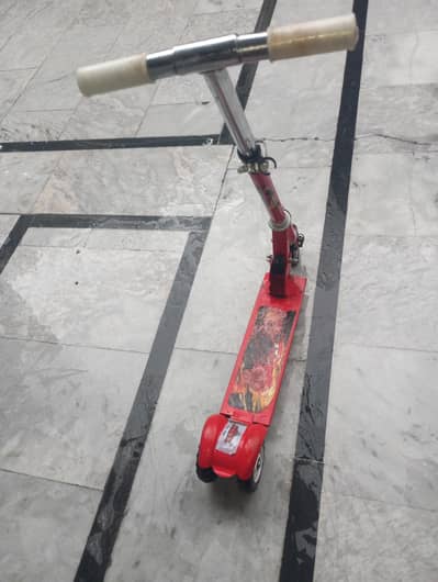 3 wheel foldable scooty for kids.