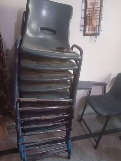 students chairs for sale 2200/piece