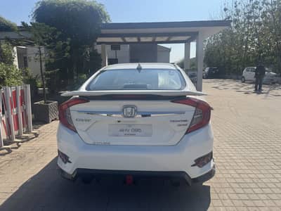Honda Civic X 1.8
