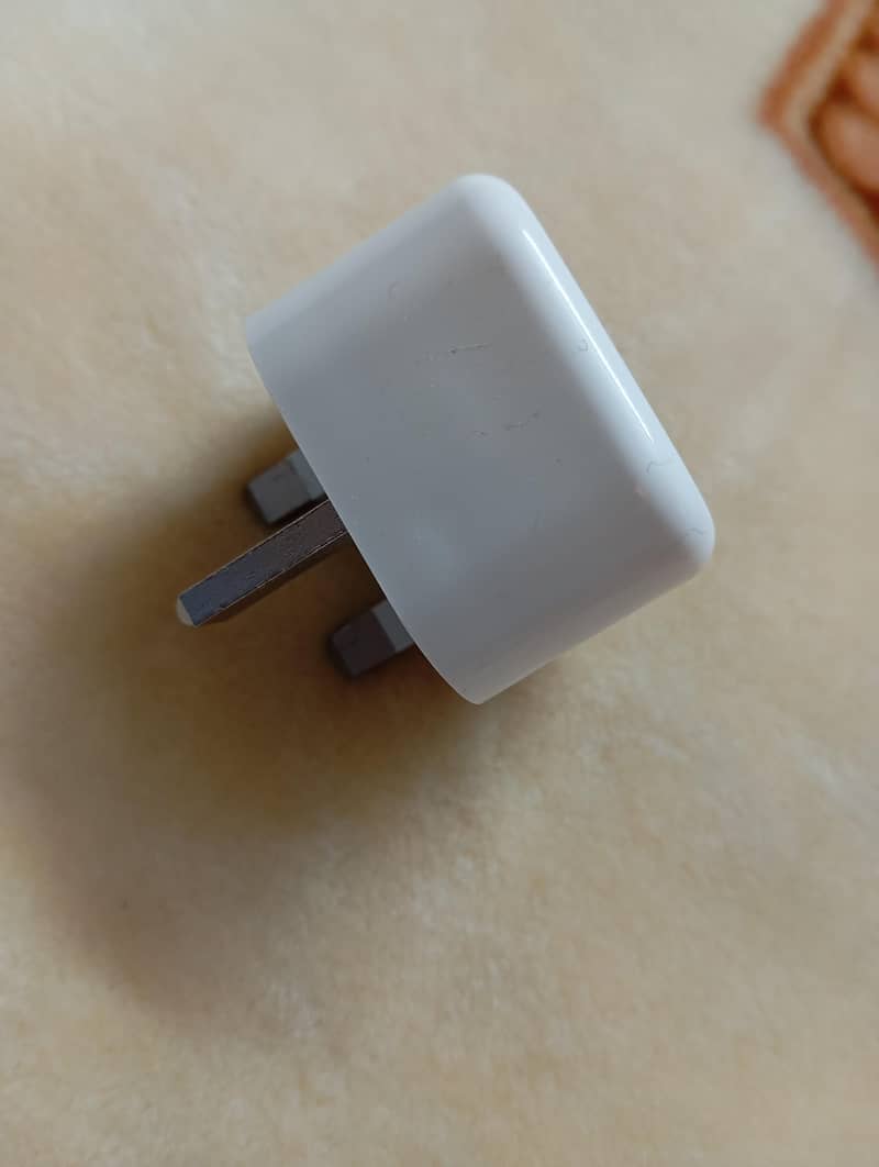 Apple adapter 0