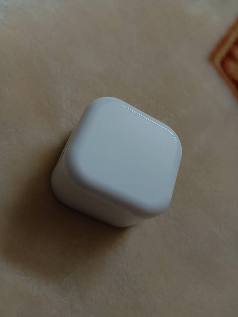 Apple adapter 1