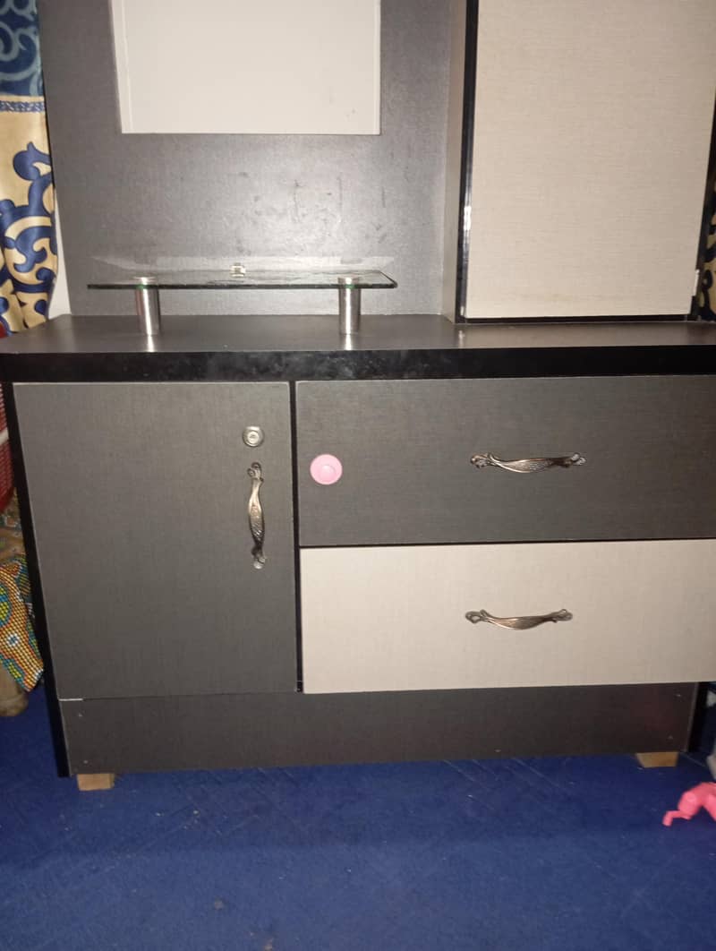dressing table 1