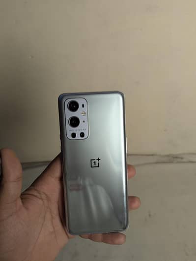 One plus 9 pro urgent sale price final ha 32000 jasa Samaj aya wo 