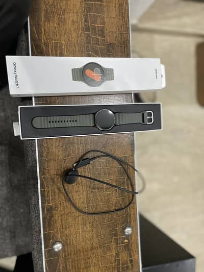 Samsung Watch 7 40mm green color