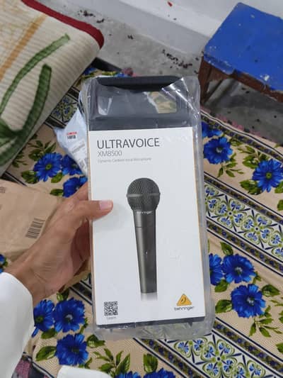 Behringer Ultravoice XM8500 XLR Dynamic Microphone