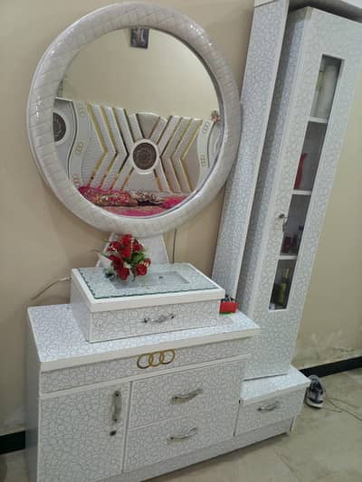 complet bad set full light on hain new condition hai