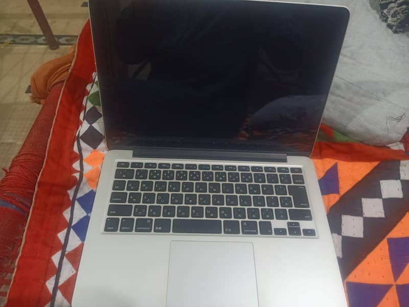 Apple MacBook 4