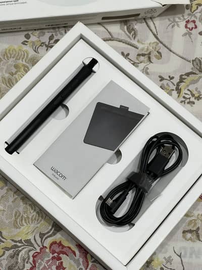 Wacom Intuos Creative Pen Tablet