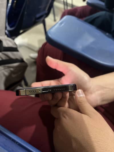 Iphone 12 pro max Jv chance phone