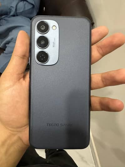 Tecno spark 40 pro plus